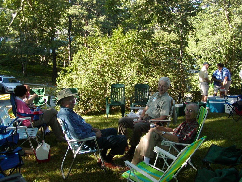 No description provided for: /2008/07-09/0810-qhc-picnic/photo15.html