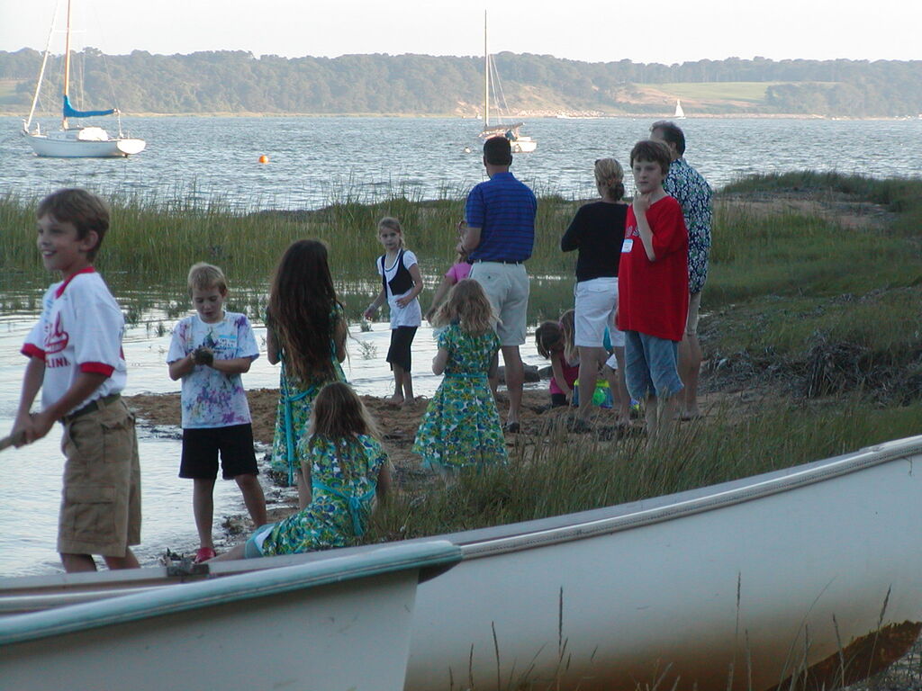 No description provided for: /2008/07-09/0810-qhc-picnic/photo22.html