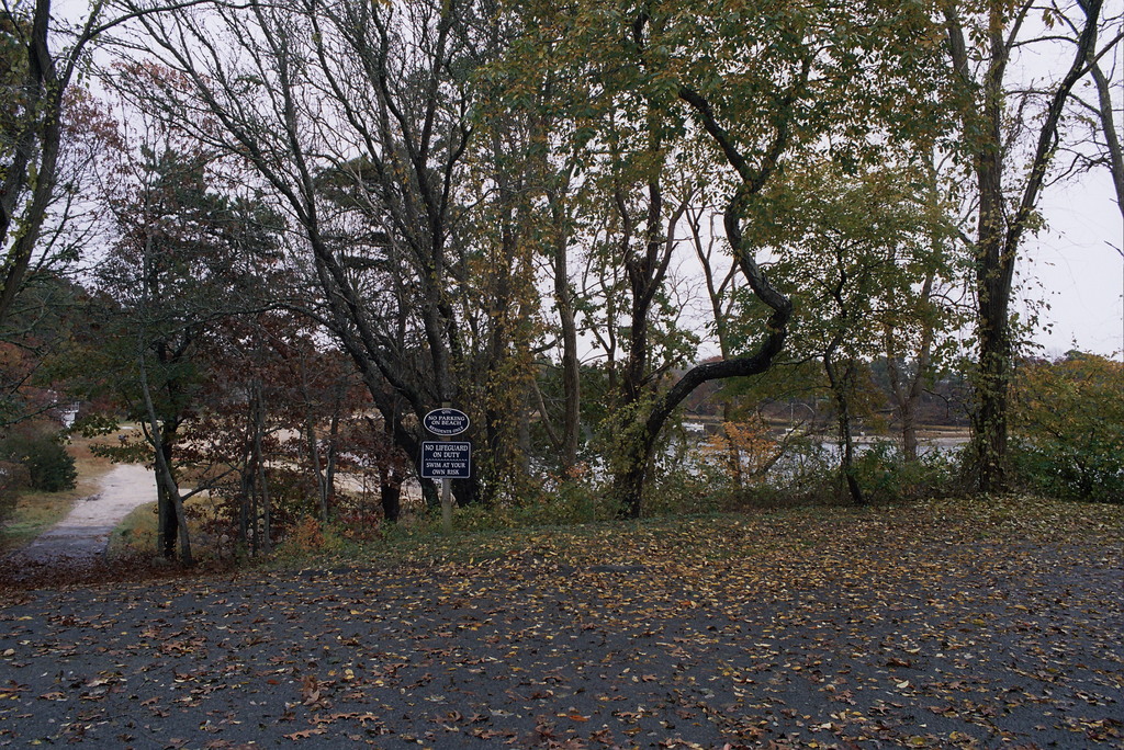 No description provided for: /2008/10-12/1108-quanset-pond/photo06.html