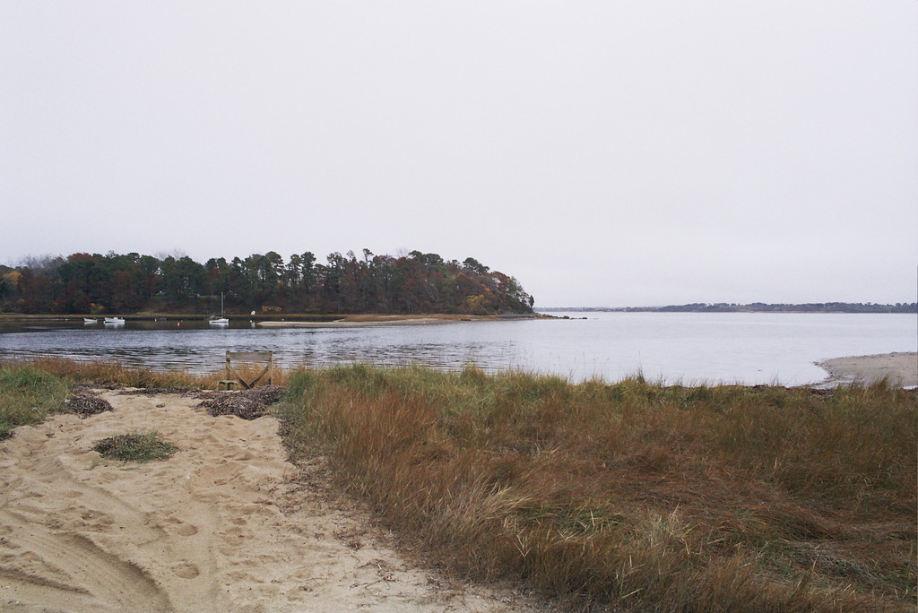 No description provided for: /2008/10-12/1108-quanset-pond/photo08.html