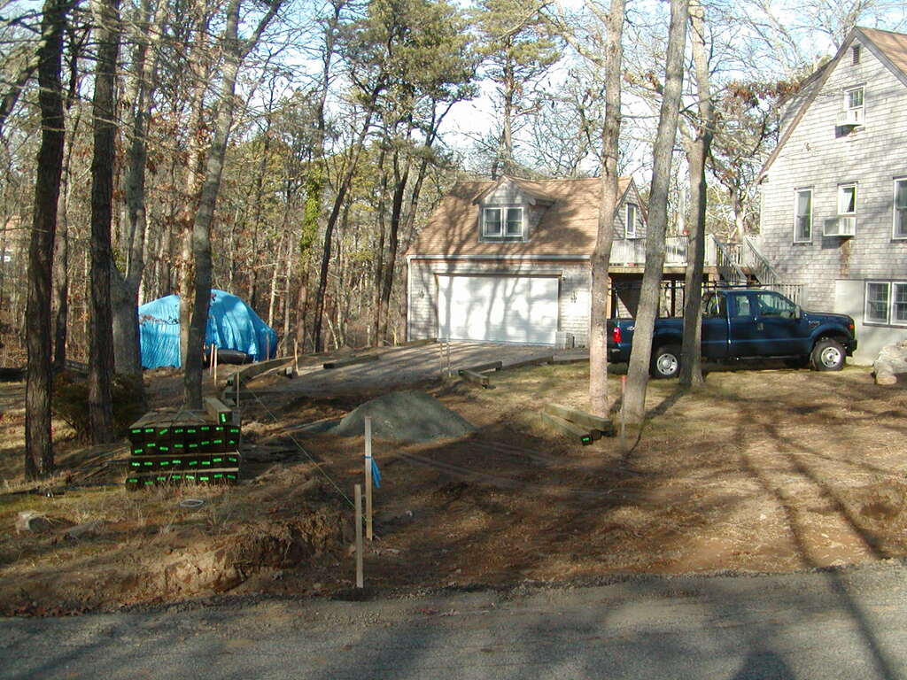 No description provided for: /2008/10-12/1206-driveway/photo04.html