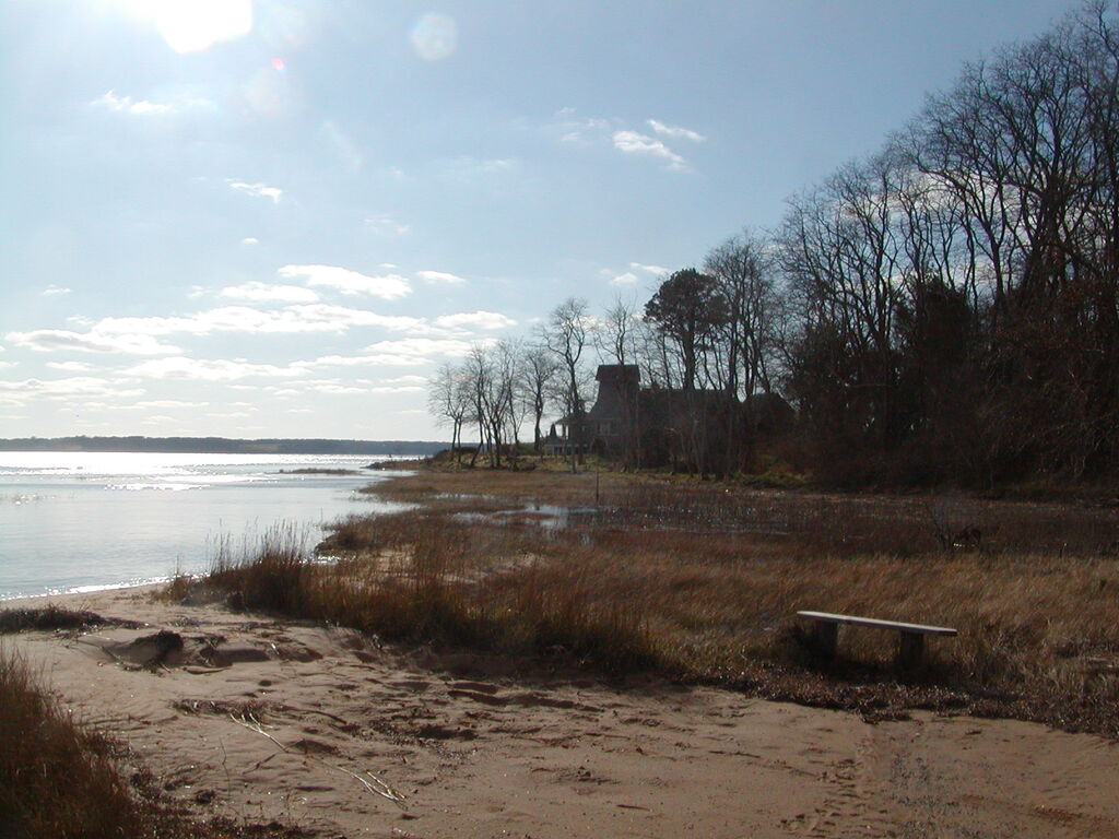 No description provided for: /2008/10-12/1213-high-tide/photo05.html