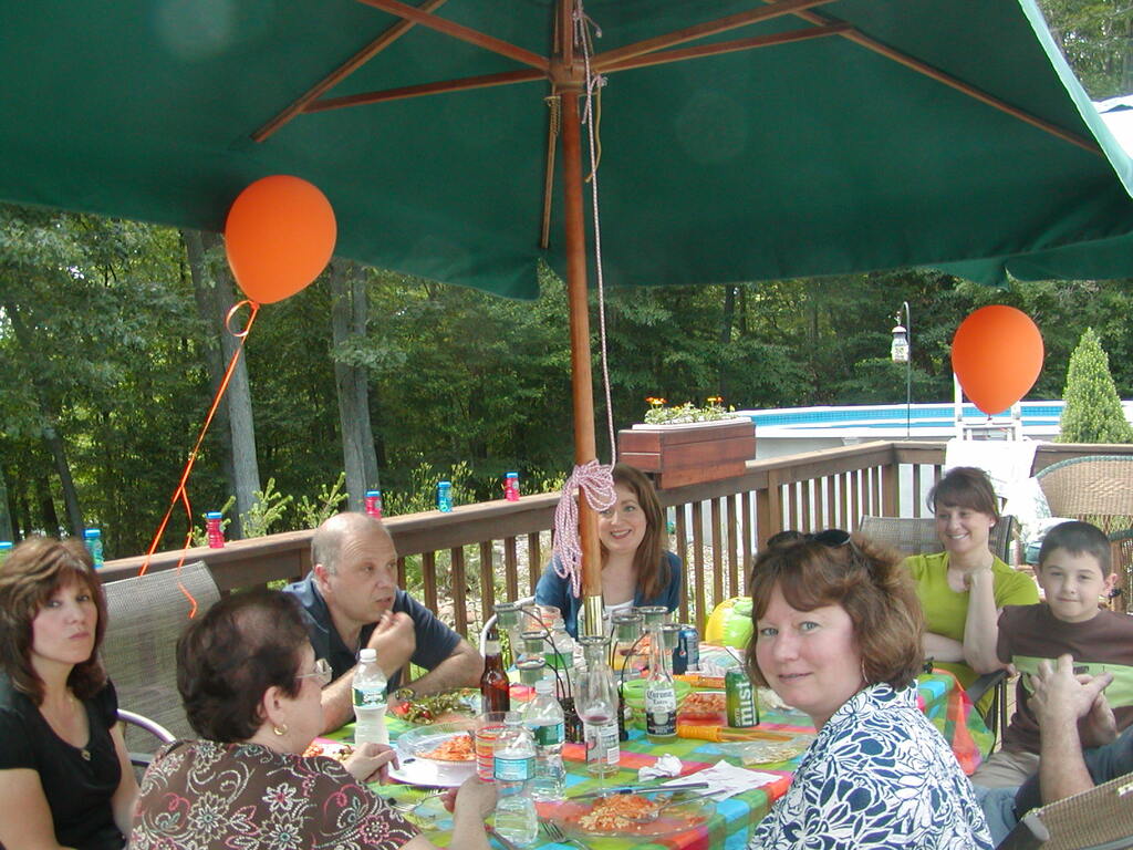 No description provided for: /2009/0627-erica-grad/photo04.html