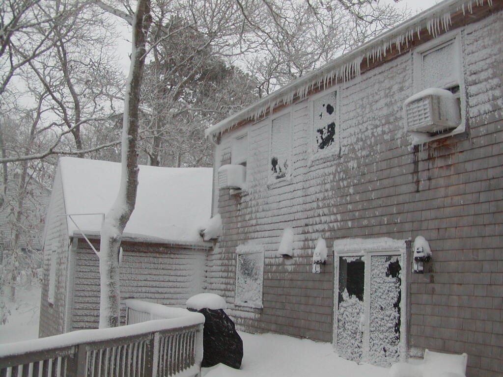 No description provided for: /2009/1220-snowstorm/photo06.html