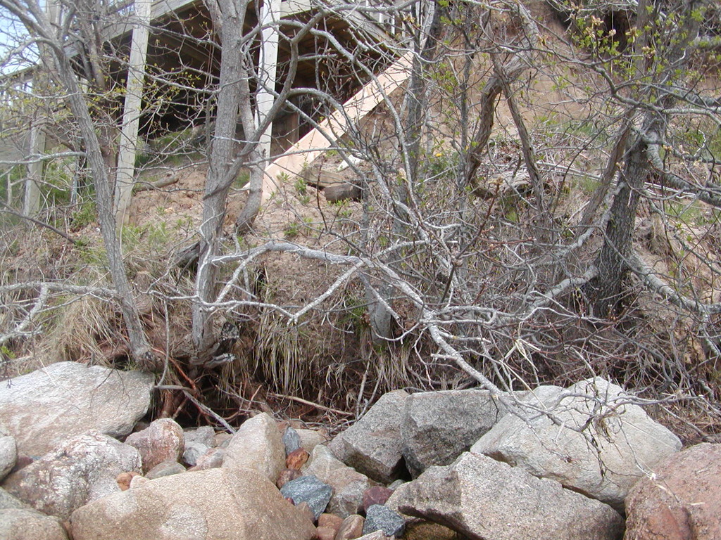No description provided for: /2010/04-06/0502-boat-house-erosion/photo11.html