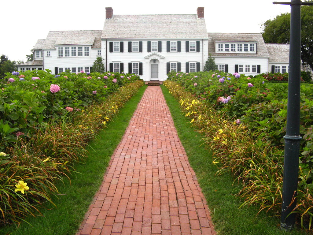 No description provided for: /2010/07-09/0822-kats-photos/_1/photo11.html