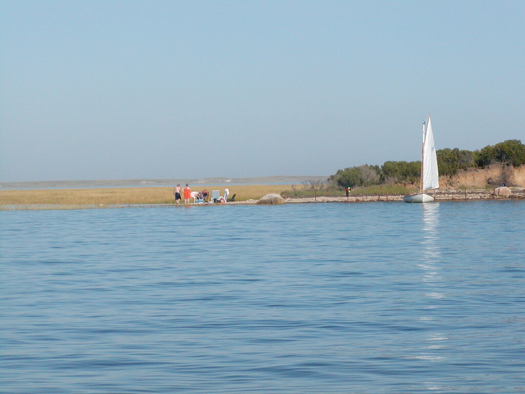 No description provided for: /2010/07-09/0829-boats-bird-island/photo02.html