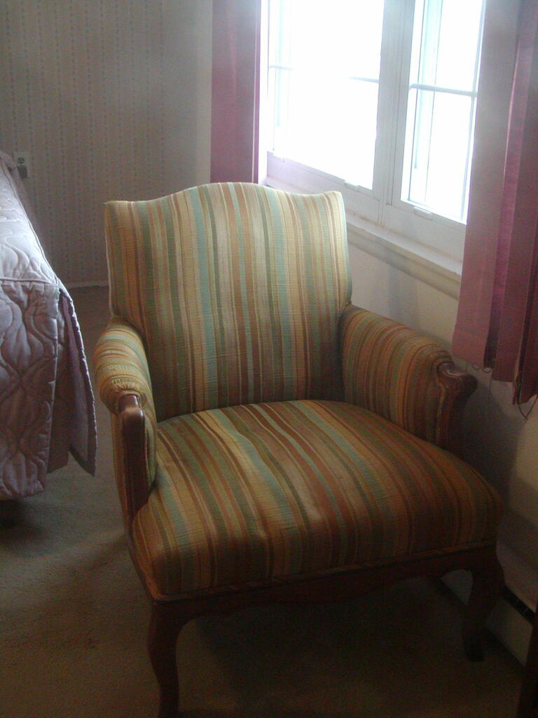 No description provided for: /2012/01-03/0310-julia-painting/photo17.html