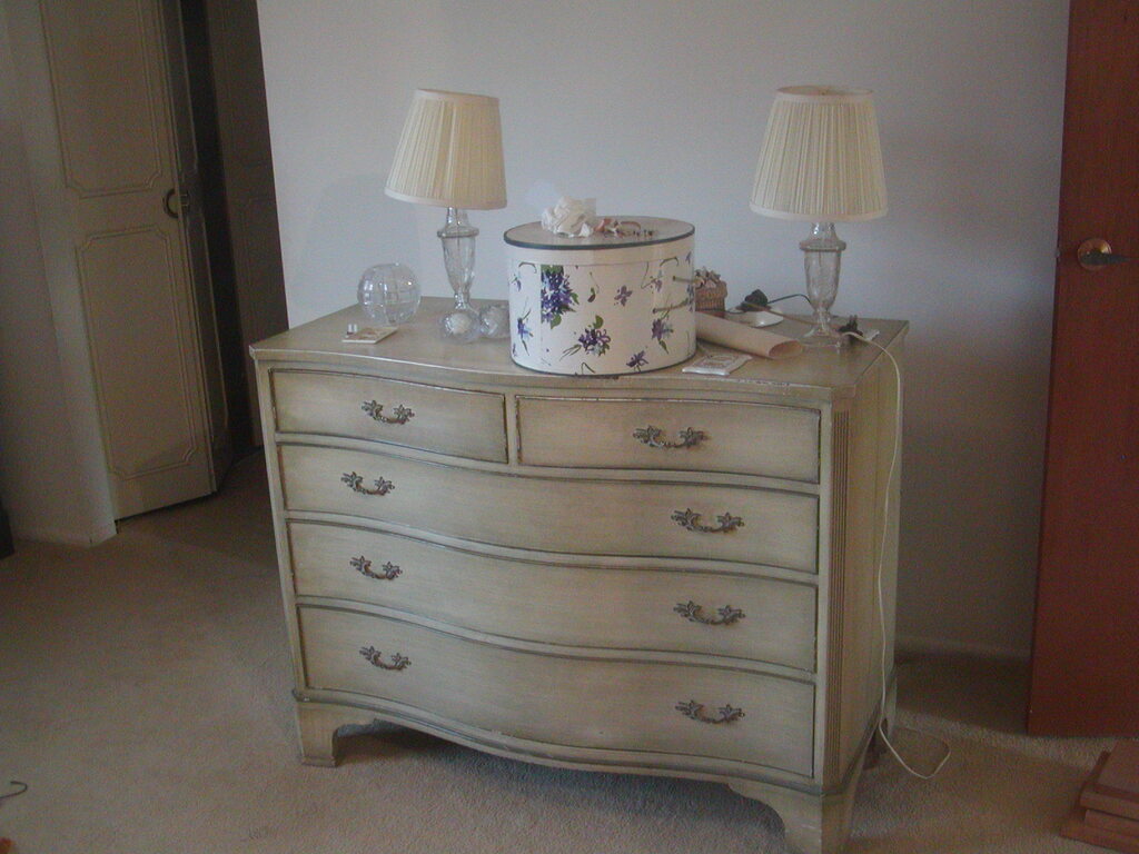 No description provided for: /2012/01-03/0310-julia-painting/photo19.html