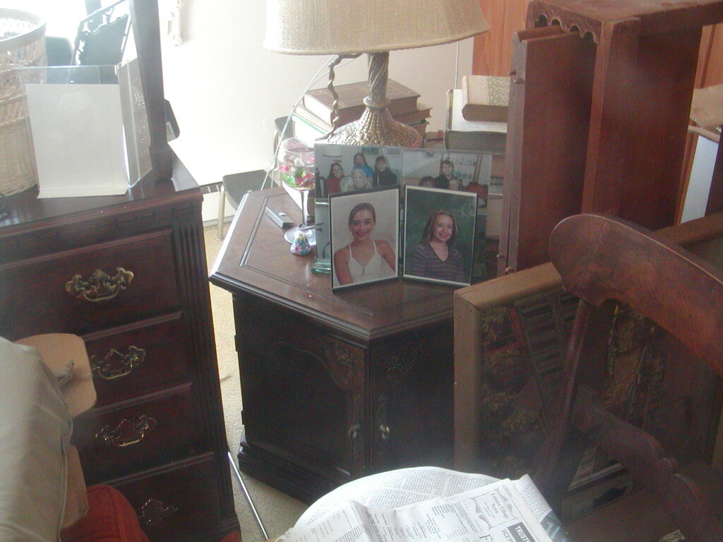 No description provided for: /2012/01-03/0310-julia-painting/photo22.html