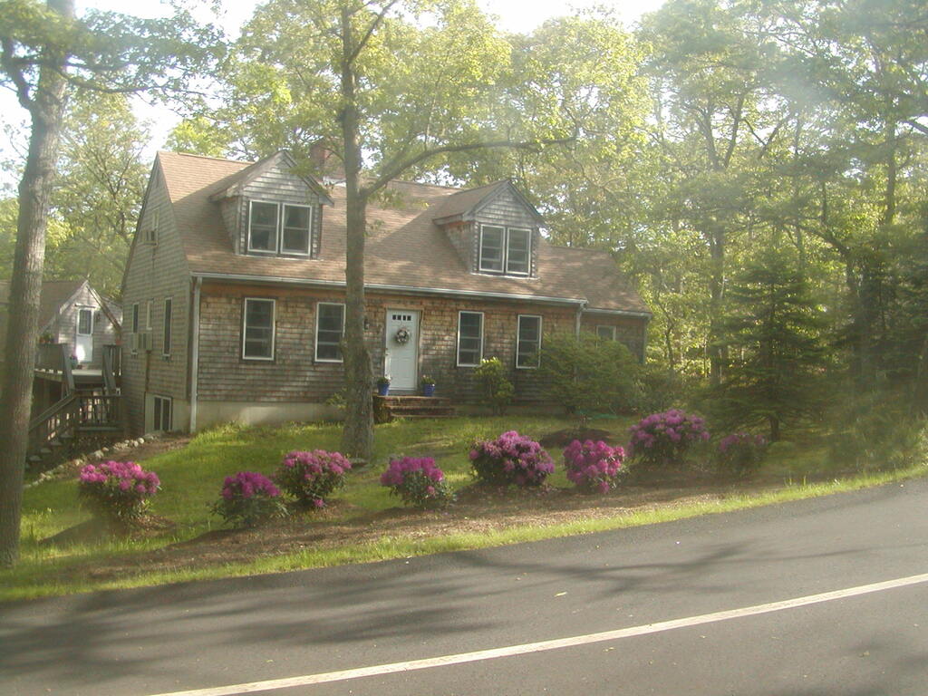 No description provided for: /2012/04-06/0527-rhodies/photo04.html