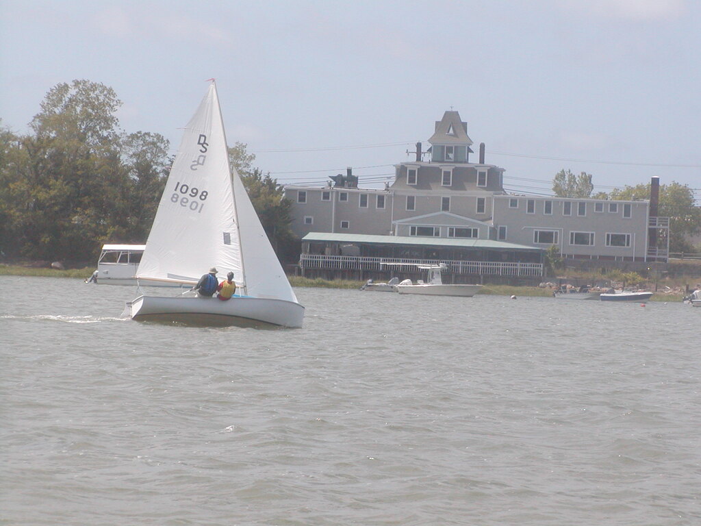 No description provided for: /2012/04-06/0617-fleet15/_1/photo03.html