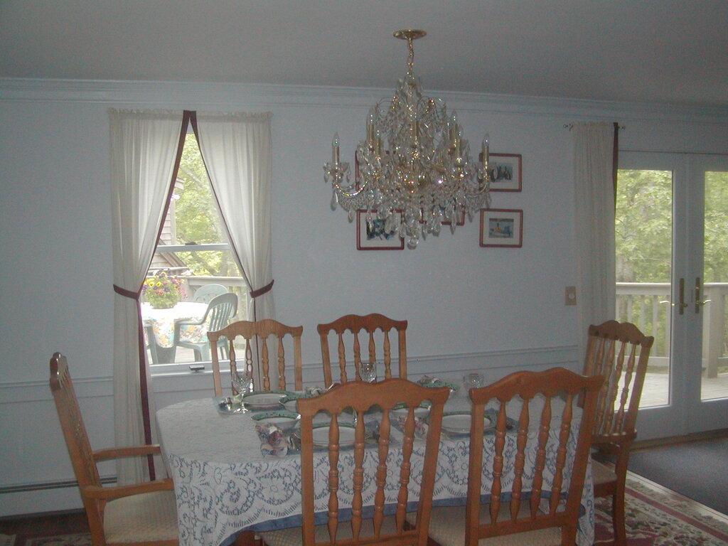 No description provided for: /2012/04-06/0618-tablesetting/photo01.html