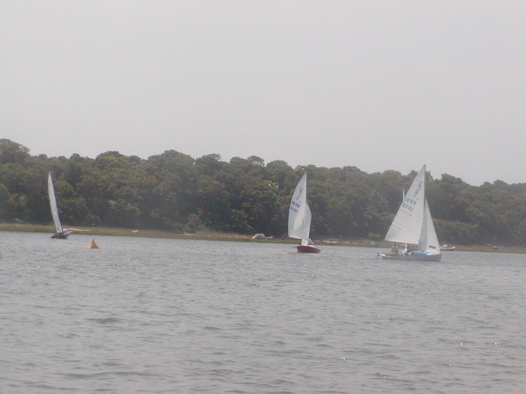 No description provided for: /2012/07-09/0715-oyc-regatta-race1/photo14.html