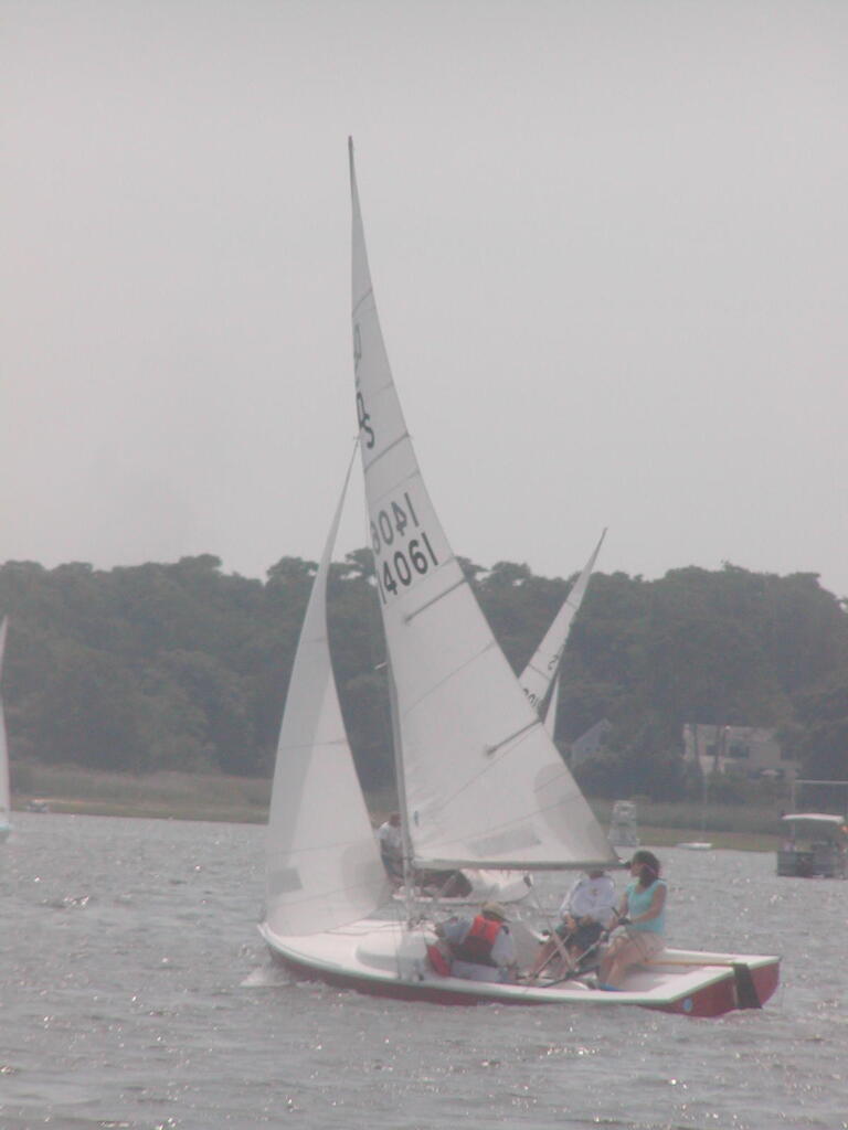 No description provided for: /2012/07-09/0715-oyc-regatta-race2/_1/photo18.html