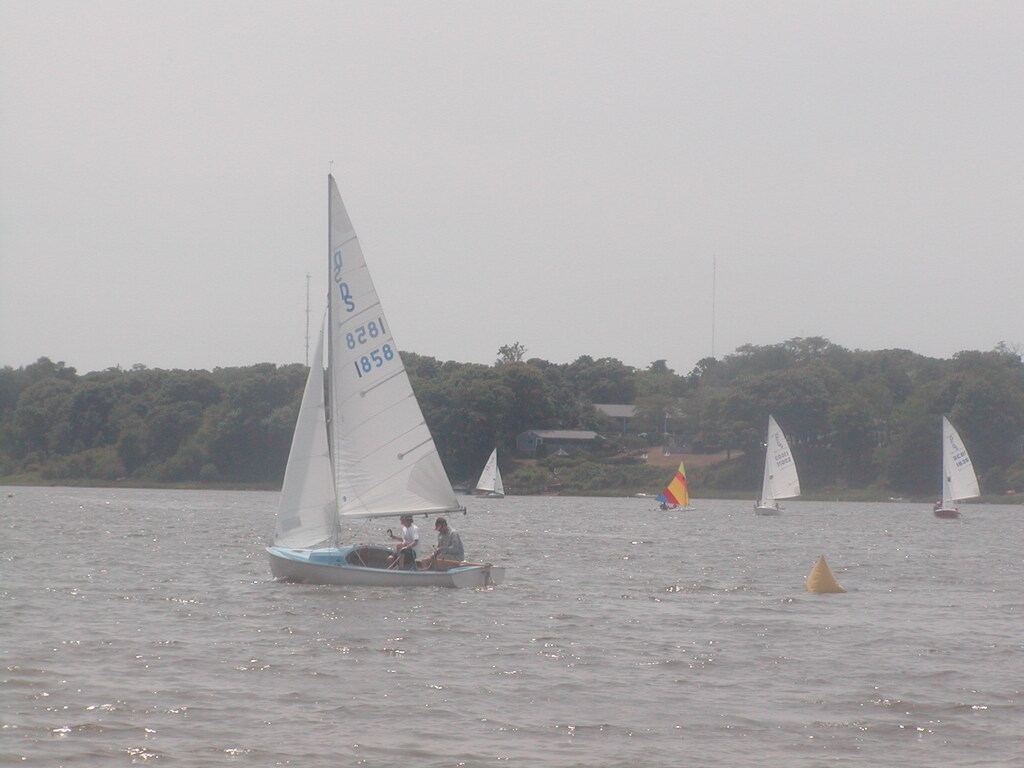 No description provided for: /2012/07-09/0715-oyc-regatta-race2/_2/photo28.html