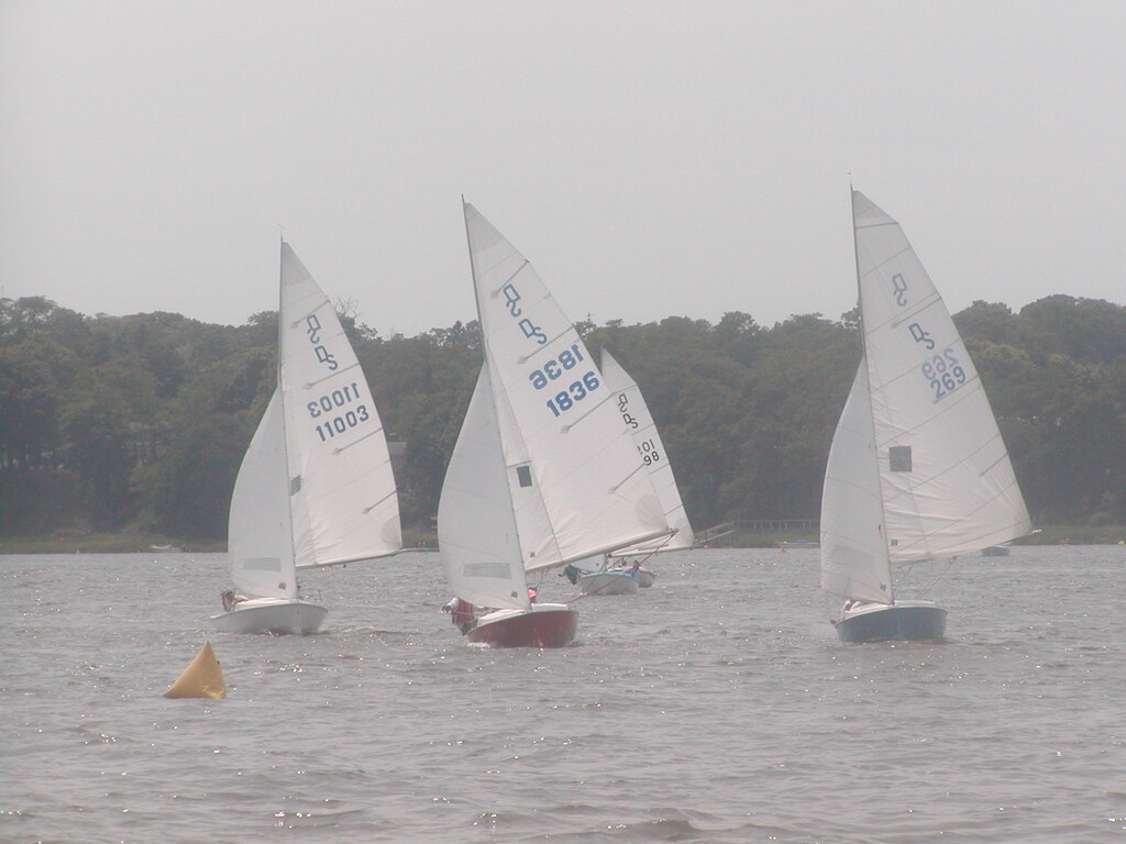 No description provided for: /2012/07-09/0715-oyc-regatta-race2/_2/photo34.html