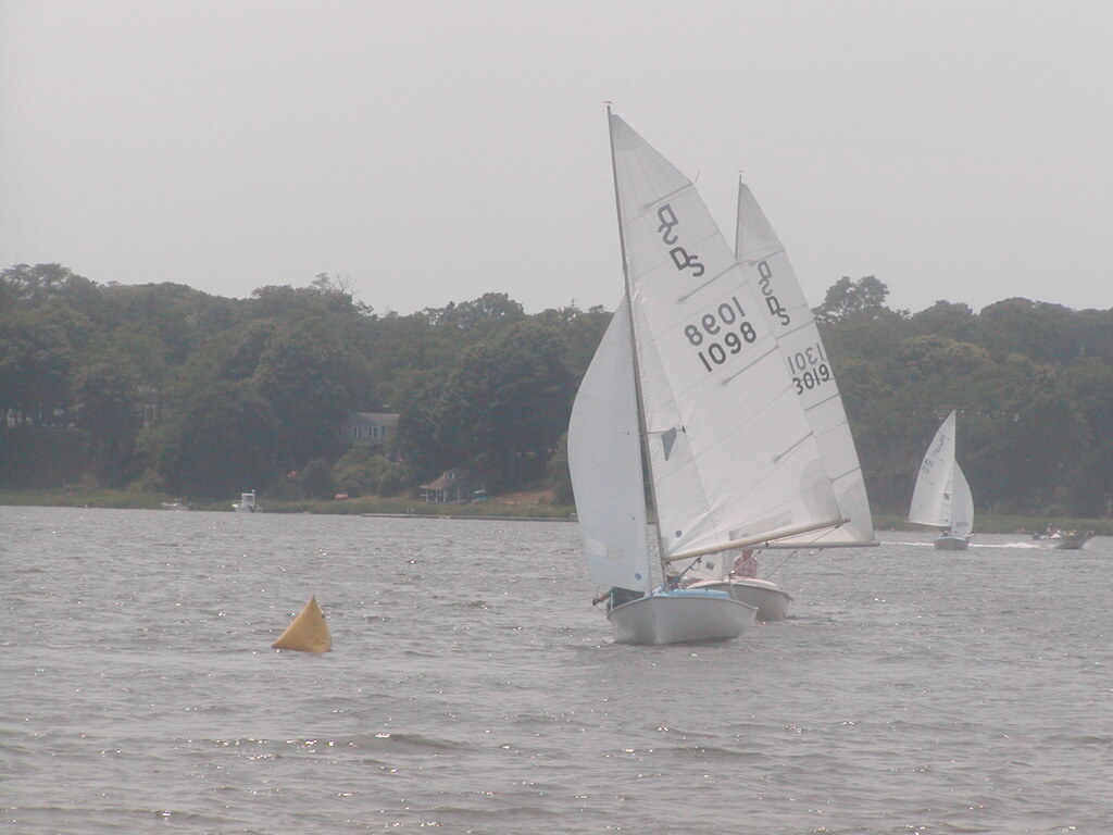 No description provided for: /2012/07-09/0715-oyc-regatta-race2/_2/photo37.html