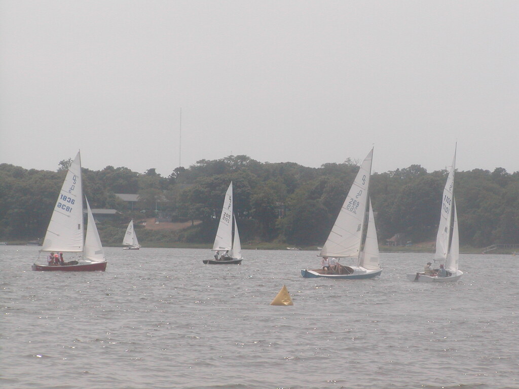 No description provided for: /2012/07-09/0715-oyc-regatta-race2/_2/photo40.html