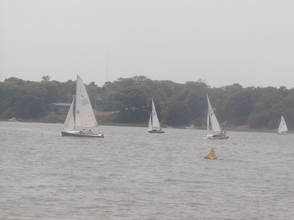 No description provided for: /2012/07-09/0715-oyc-regatta-race2/_2/photo41.html