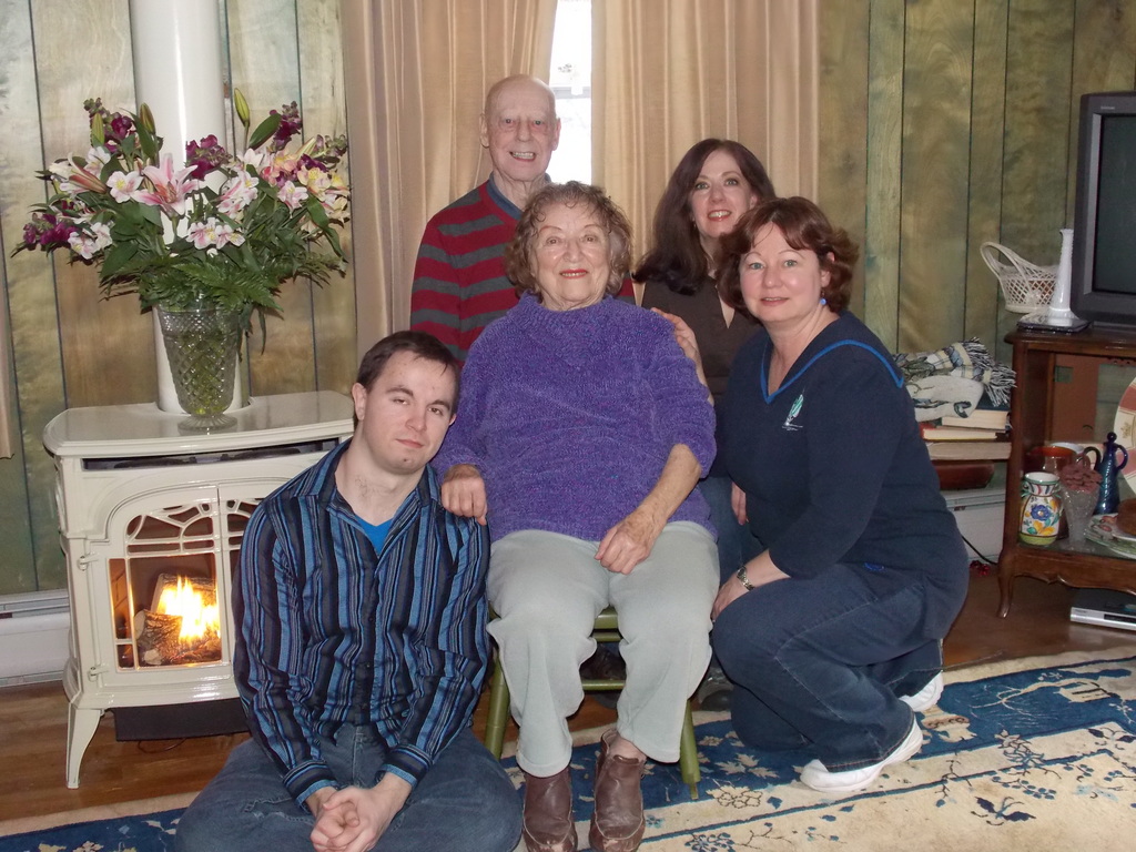 No description provided for: /2013/01-03/0119-peggy-bday/photo11.html