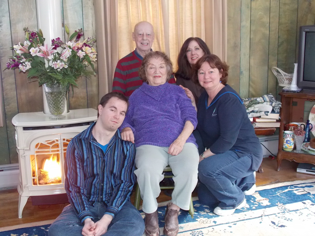 No description provided for: /2013/01-03/0119-peggy-bday/photo13.html