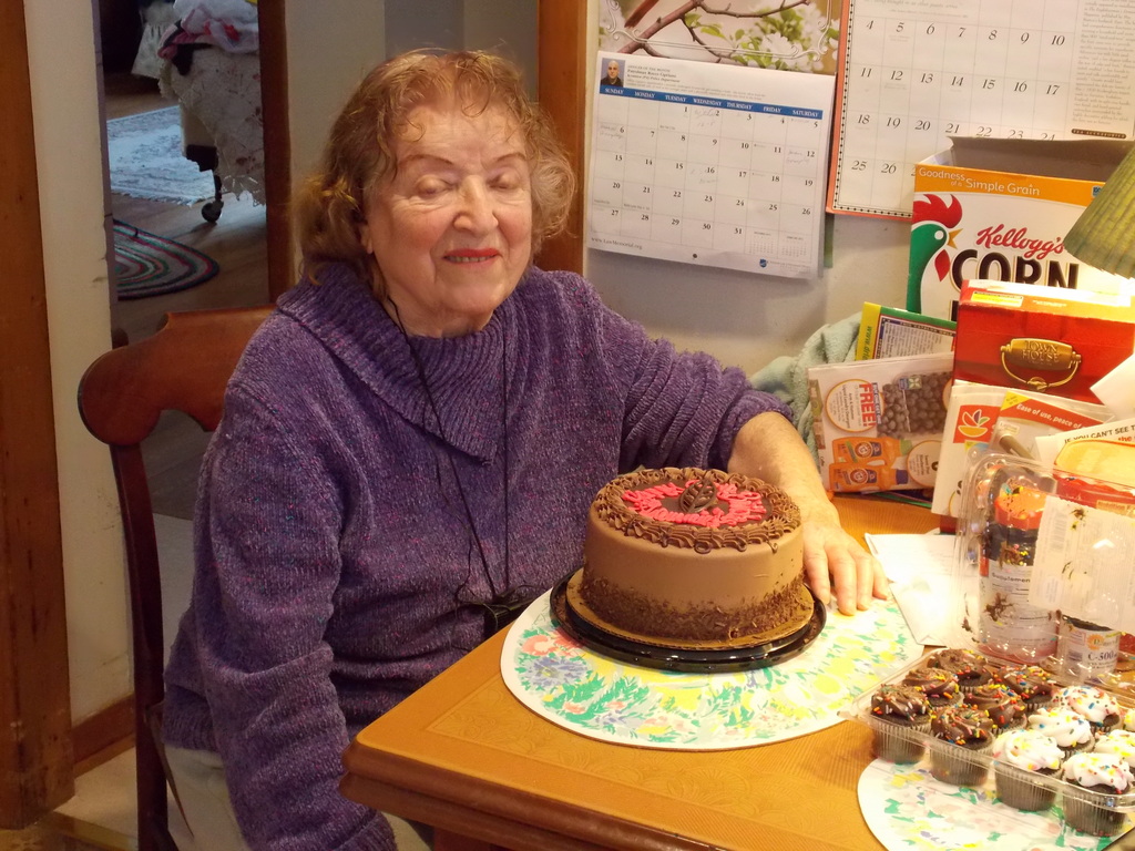 No description provided for: /2013/01-03/0119-peggy-bday/photo14.html