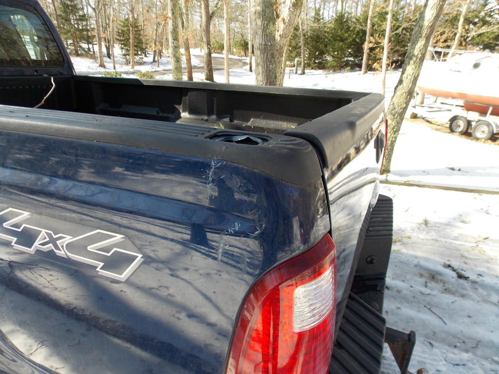 No description provided for: /2013/01-03/0212-truck-damage/photo03.html