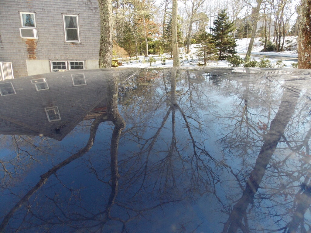 No description provided for: /2013/01-03/0212-truck-damage/photo08.html