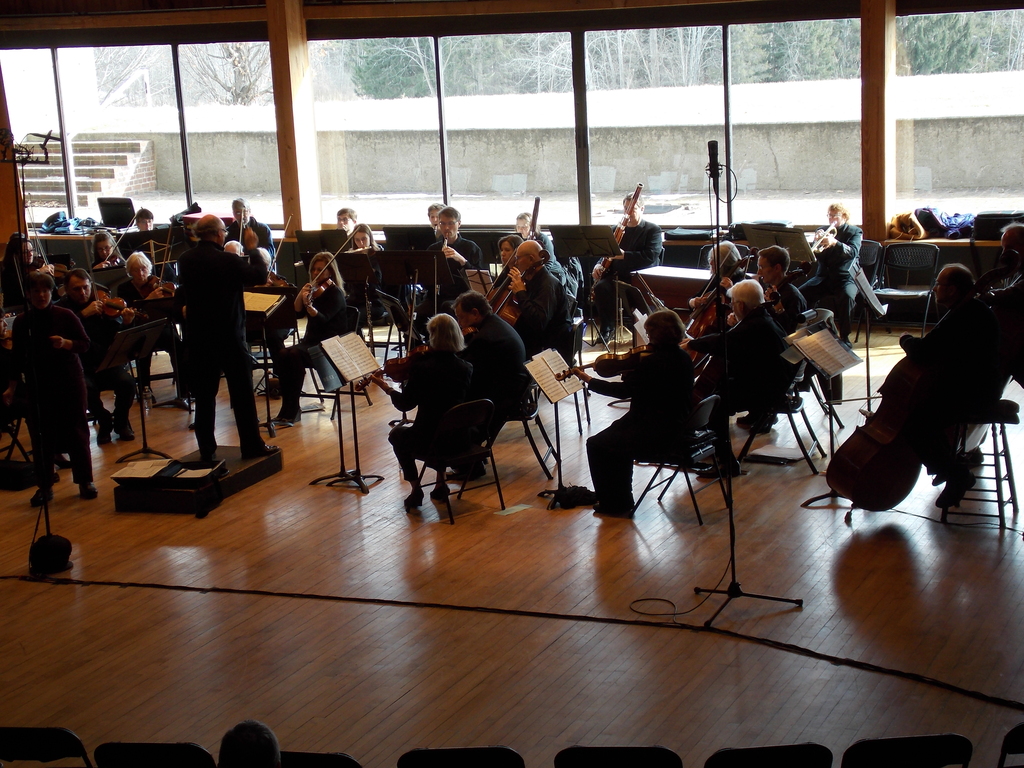 No description provided for: /2013/01-03/0217-orchestra/photo02.html