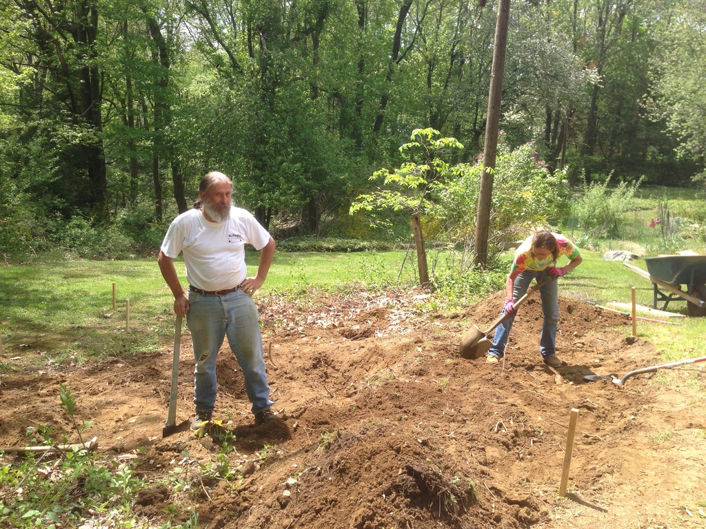 No description provided for: /2013/04-06/0510-peggy-garden/photo03.html