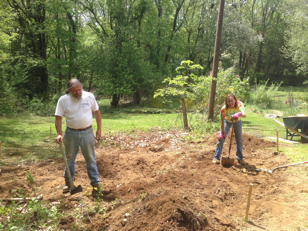 No description provided for: /2013/04-06/0510-peggy-garden/photo04.html