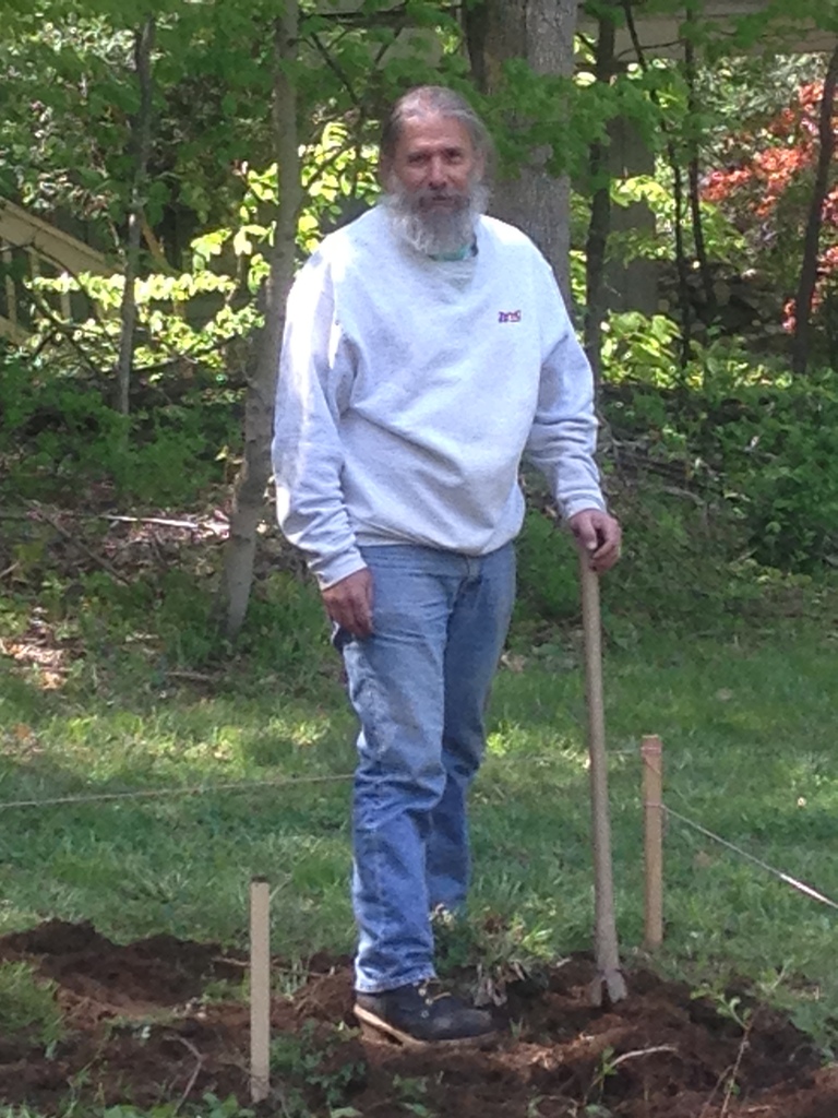 No description provided for: /2013/04-06/0513-peggy-garden/photo02.html