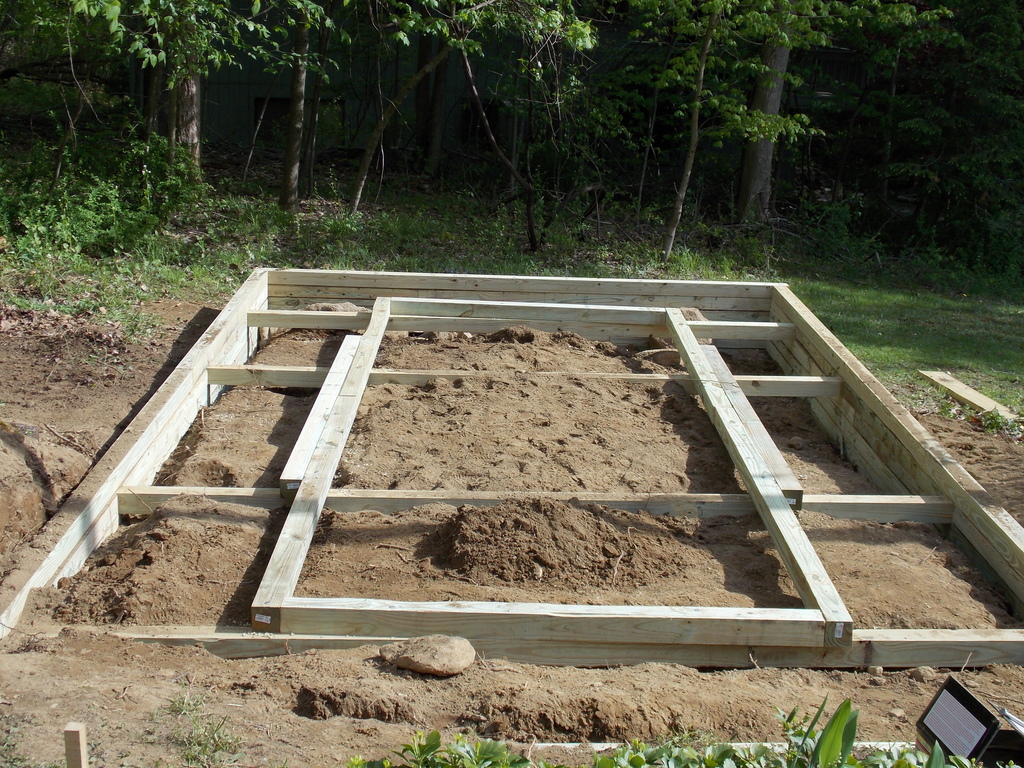 No description provided for: /2013/04-06/0514-peggy-garden/photo03.html