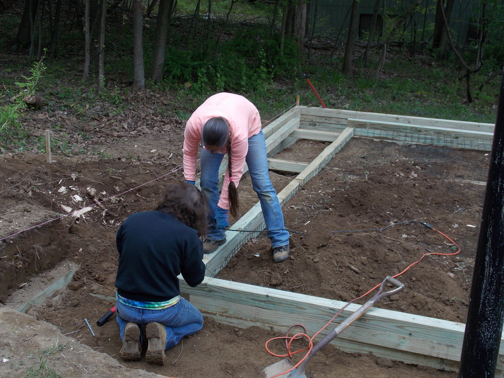 No description provided for: /2013/04-06/0515-peggy-garden/photo01.html