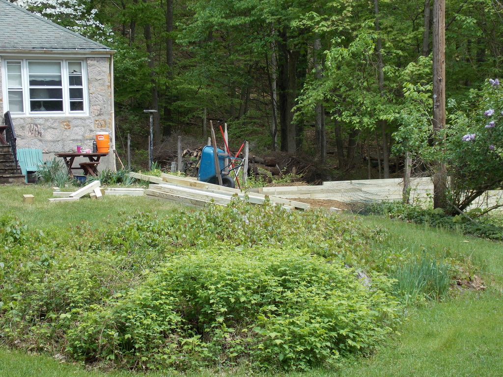 No description provided for: /2013/04-06/0515-peggy-garden/photo05.html