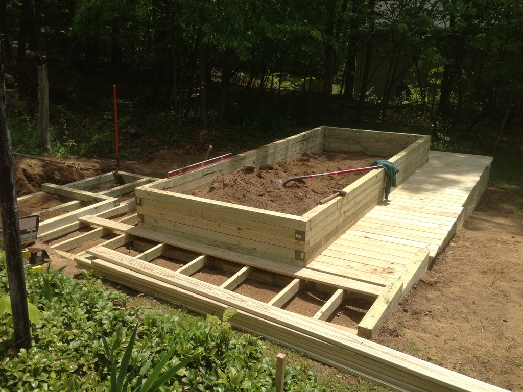 No description provided for: /2013/04-06/0517-peggy-garden/photo01.html