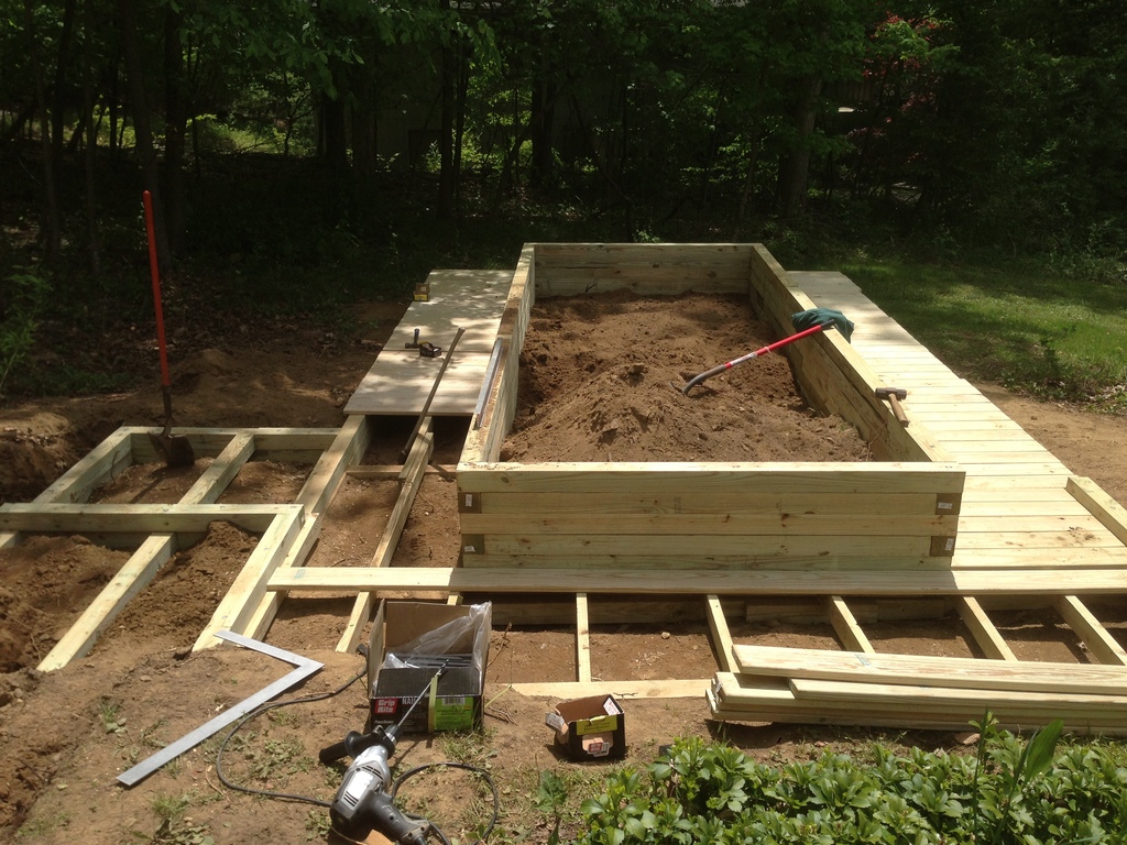 No description provided for: /2013/04-06/0517-peggy-garden/photo02.html