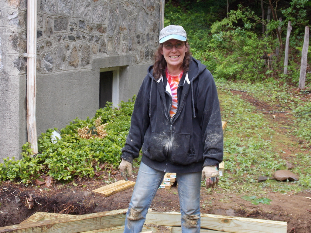 No description provided for: /2013/04-06/0519-peggy-garden/photo09.html