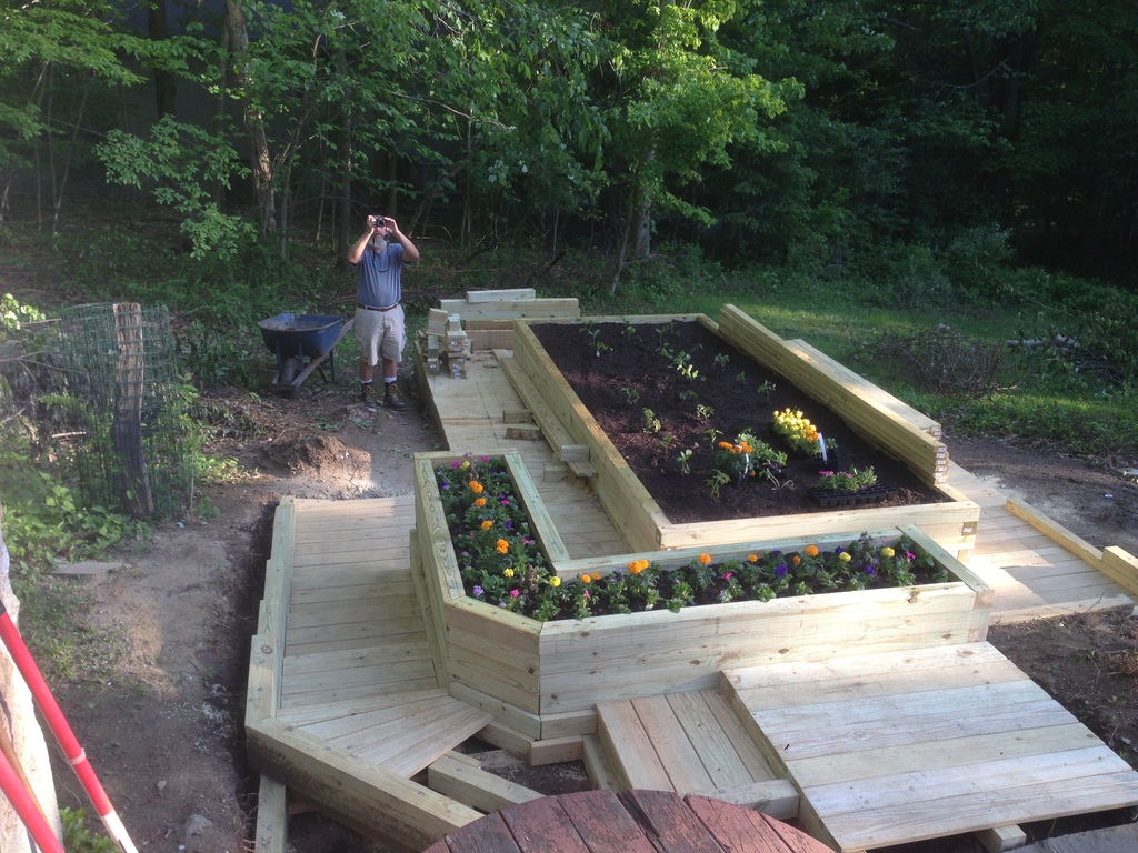 No description provided for: /2013/04-06/0527-peggy-garden/photo10.html