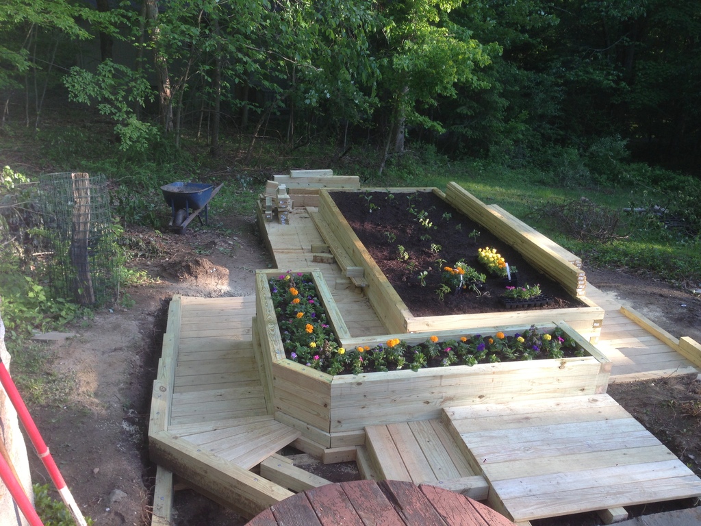 No description provided for: /2013/04-06/0527-peggy-garden/photo12.html