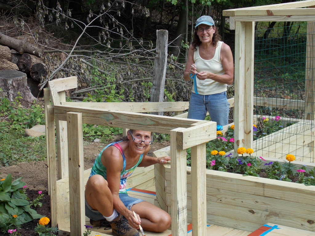 No description provided for: /2013/04-06/0530-peggy-garden/photo07.html