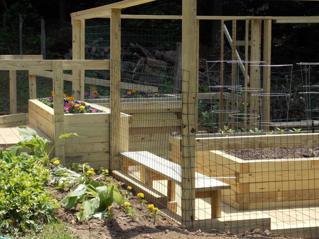 No description provided for: /2013/04-06/0531-peggy-garden/photo05.html