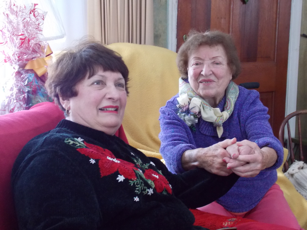 No description provided for: /2014/0119-peggy-100th-bday/_1/photo08.html