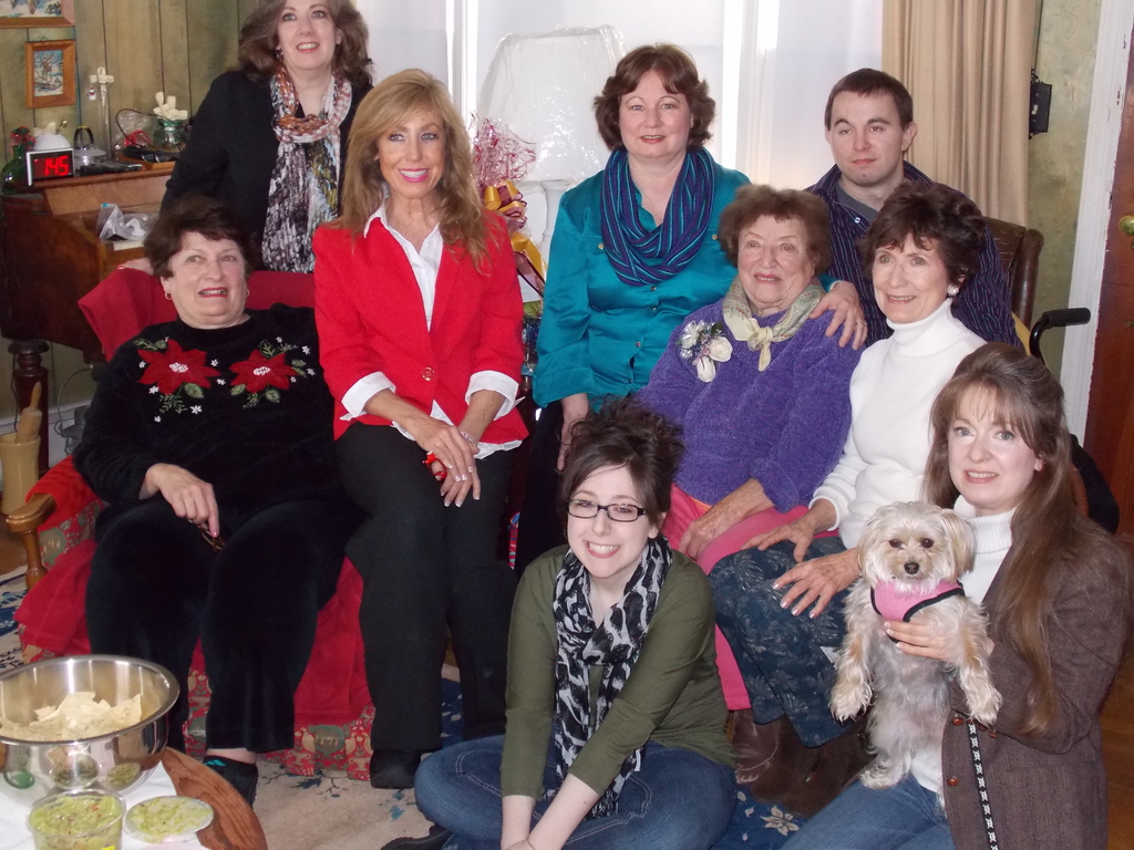 No description provided for: /2014/0119-peggy-100th-bday/_1/photo17.html