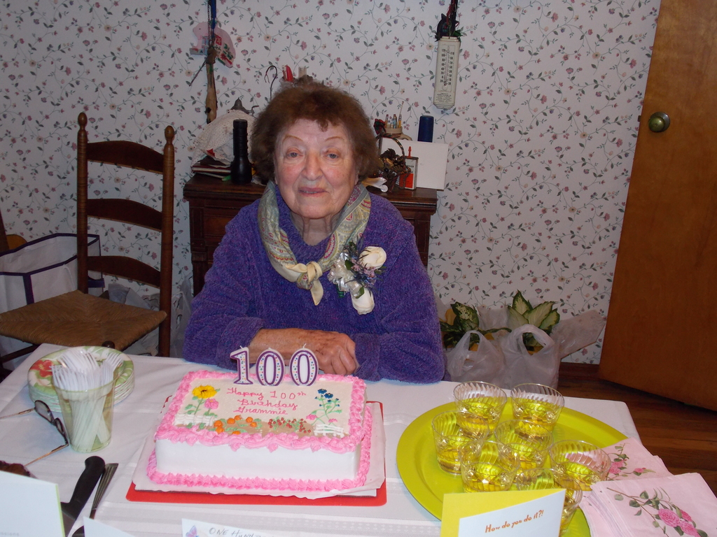No description provided for: /2014/0119-peggy-100th-bday/_2/photo32.html