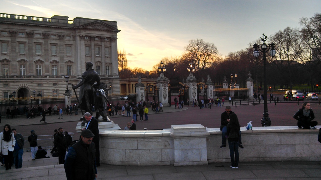 No description provided for: /2014/0307-london-shan/_1/photo08.html