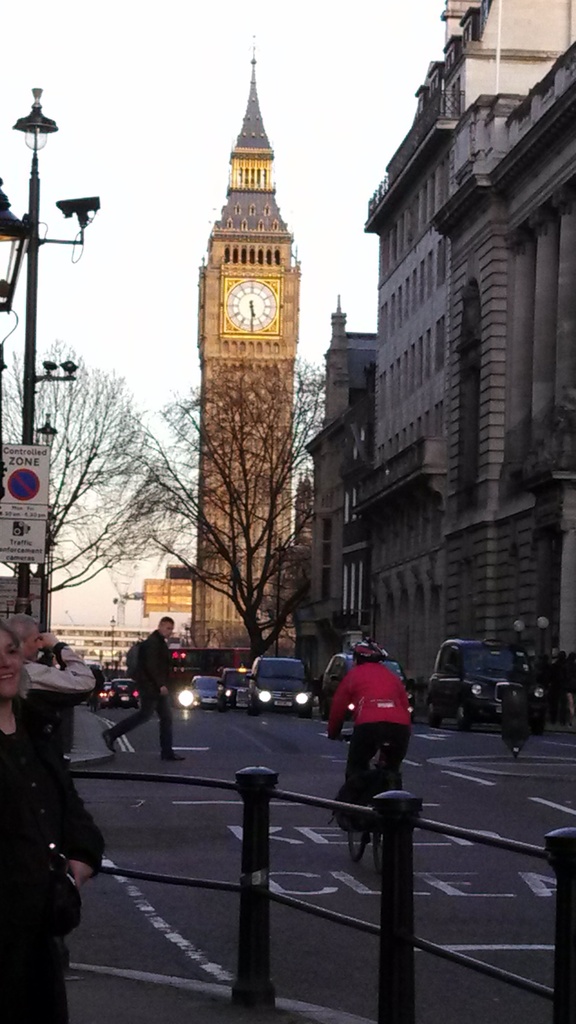 No description provided for: /2014/0307-london-shan/_2/photo18.html