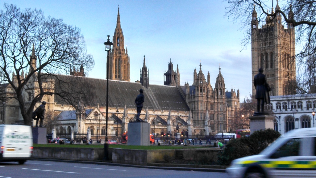 No description provided for: /2014/0307-london-shan/_2/photo23.html