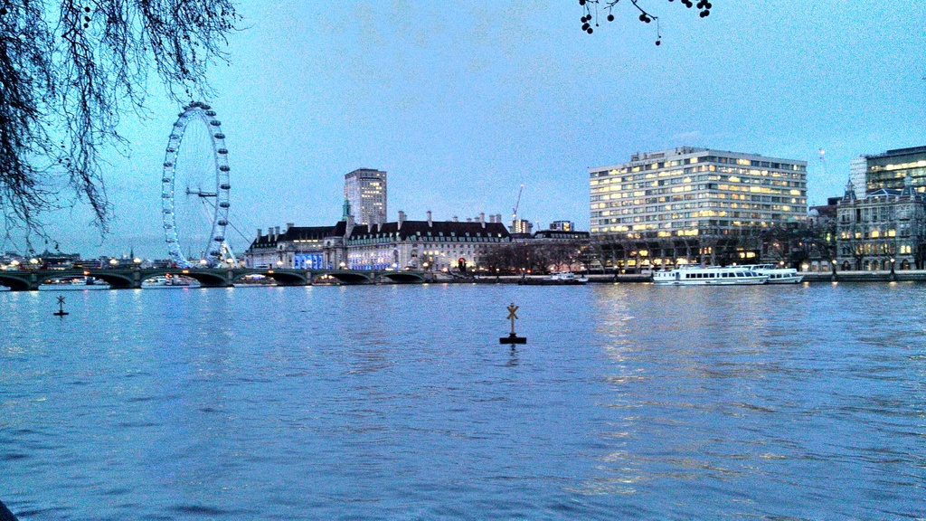 No description provided for: /2014/0307-london-shan/_2/photo30.html